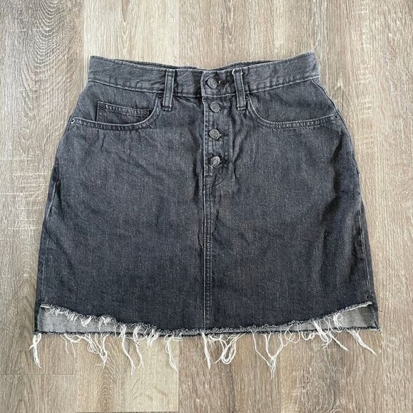 GAP Vintage Black Button Fly Denim Mini Skirt - Size: 28 - Picture 1 of 7